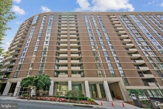 Building Photo - 4620 N Park Ave