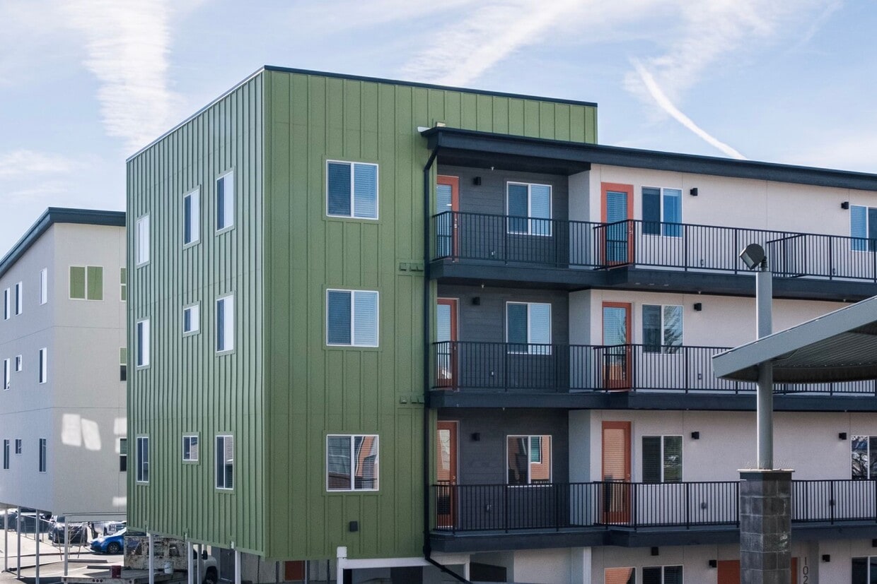 Building Photo - The Carlin I