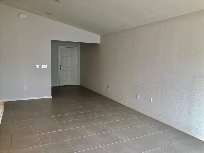 Building Photo - 332 Cascara Ln
