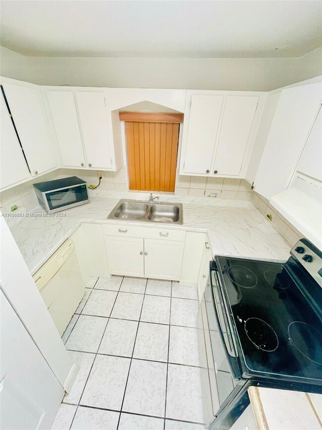 Foto del edificio - 1475 SW 122nd Ave