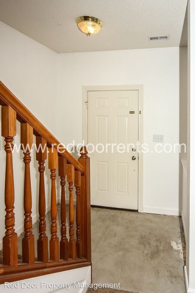 Building Photo - 4 br, 2.5 bath House - 5920 Monticello Squ...