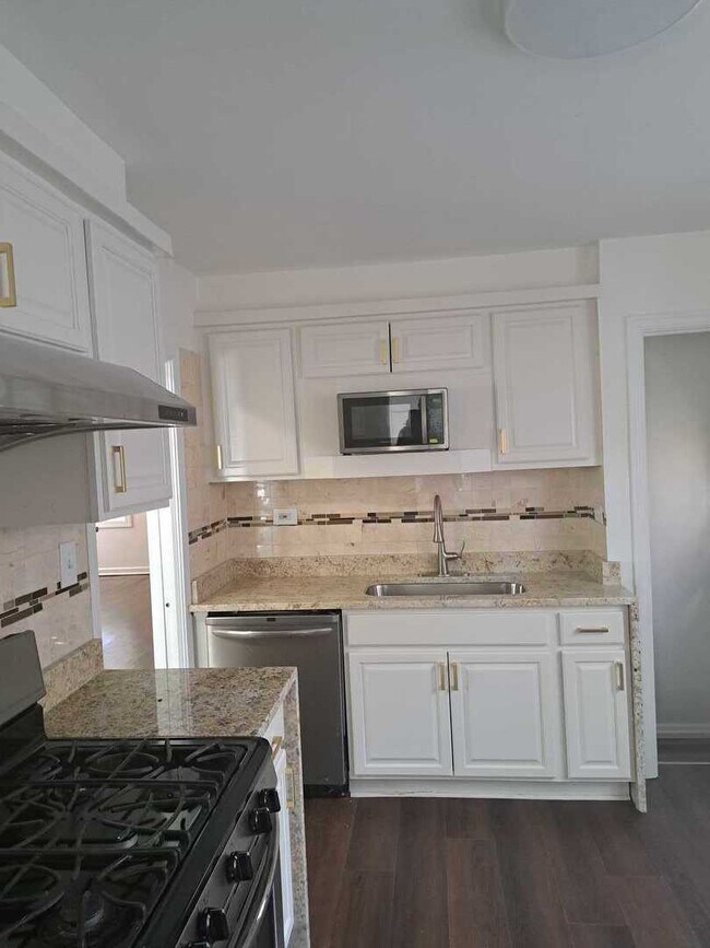 Foto del edificio - 6341 N Springfield Ave