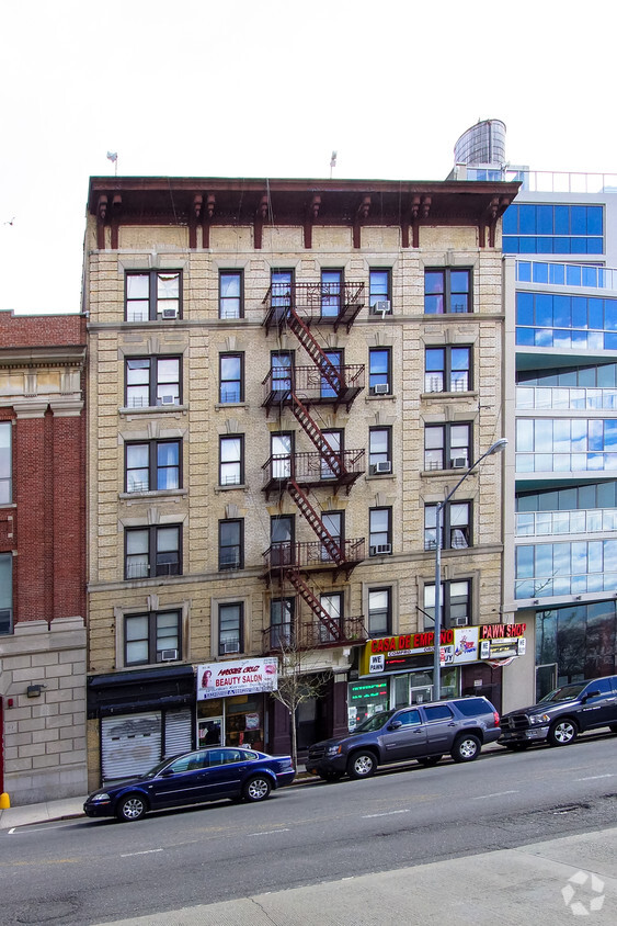 Building Photo - Rent-A-Center