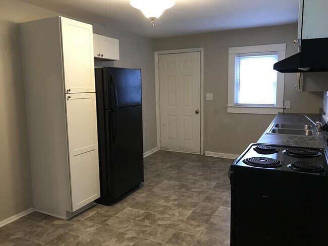 Foto del edificio - Huntersville: 3 bedroom 1 bath home