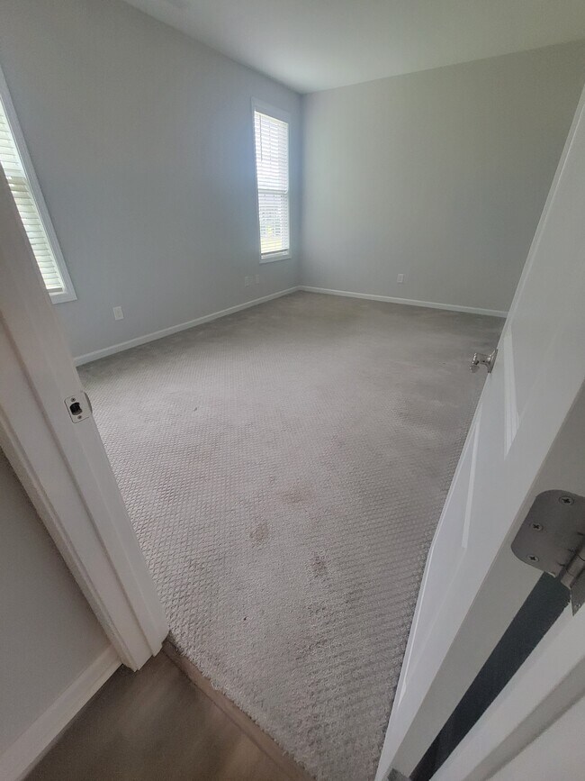 Building Photo - 2127 Briarpatch Dr