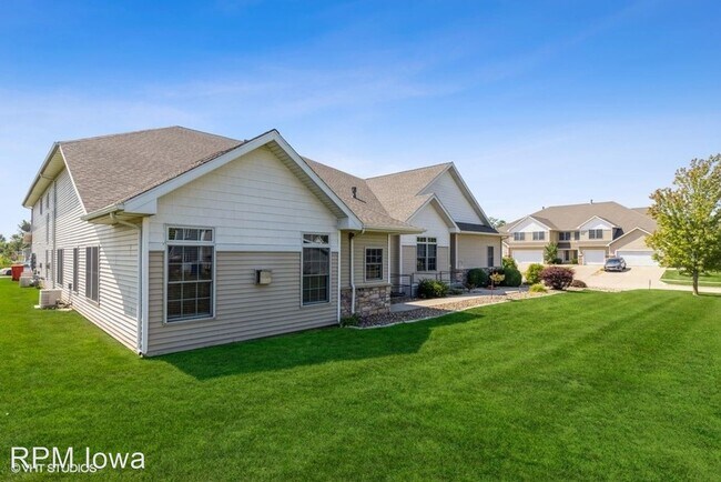 Building Photo - 2 br, 2 bath House - 470 Larson Drive