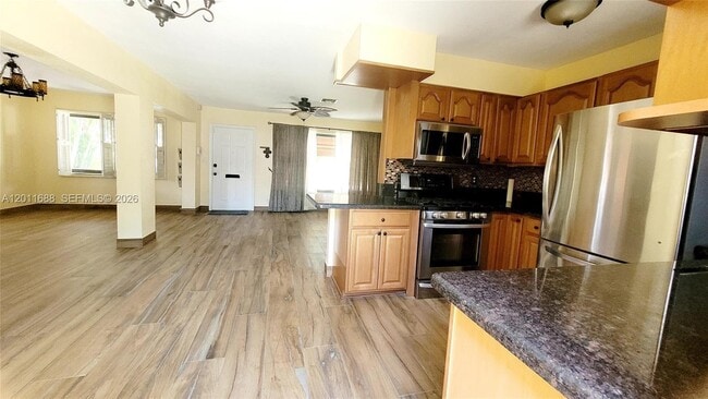 Foto del edificio - 1124 NE 7th St