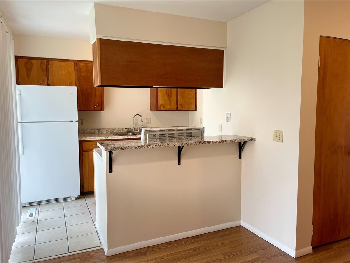 Primary Photo - 1746 Cromwell Dr
