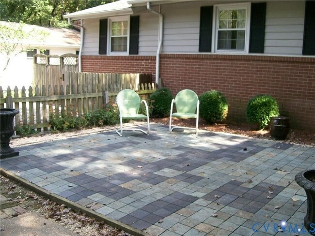 Foto del edificio - 1243 Peck Rd