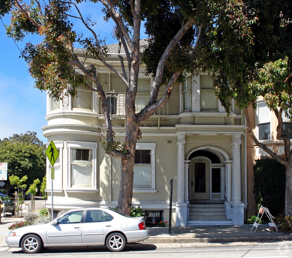 Foto principal - 360 Lake St