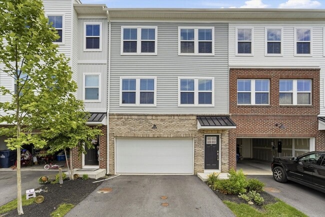 3 B/2.5B Townhome in Downingtown School District - 3 B/2.5B Townhome in Downingtown School District