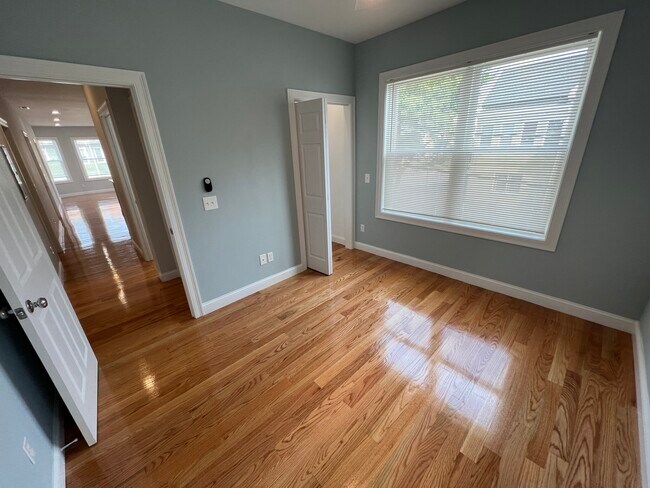 Foto del edificio - 29 Cameron Ave