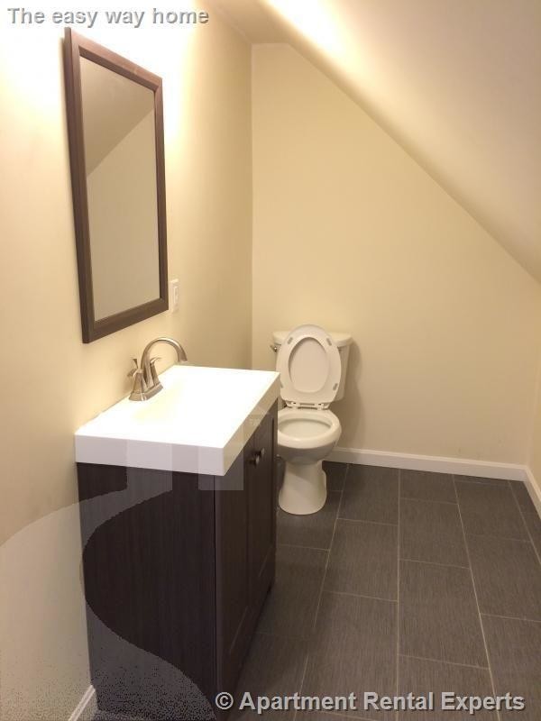 Building Photo - 6 bedroom in Medford MA 02155