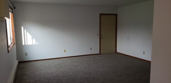 Building Photo - 1722 Delaware Dr