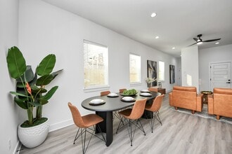 Building Photo - 8533 Amadwe St