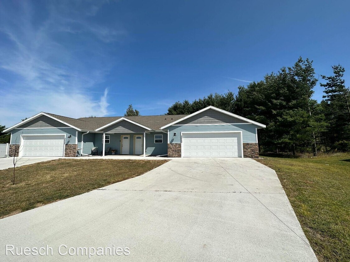 3 br, 1.5 bath House 3050 Barrington Place House Rental in Plover