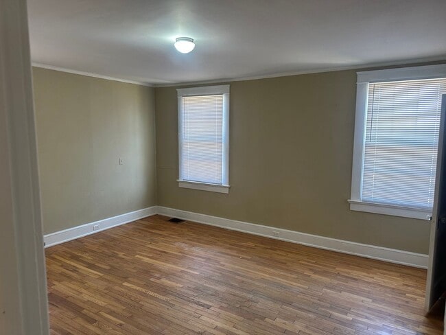 Building Photo - 607 Highland Park Dr