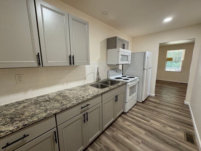 Foto del edificio - Affordable and Adorable Duplex in Enderly ...