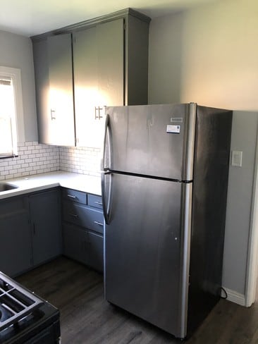 Kitchen - 1950 Cedar Ave