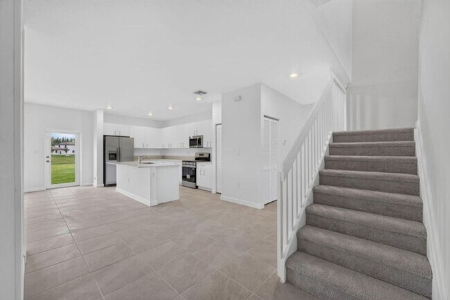 Foto del edificio - 2444 SE 29th Dr