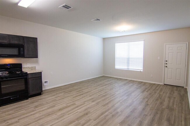 Foto del edificio - 4902 Giant Sequoia Way