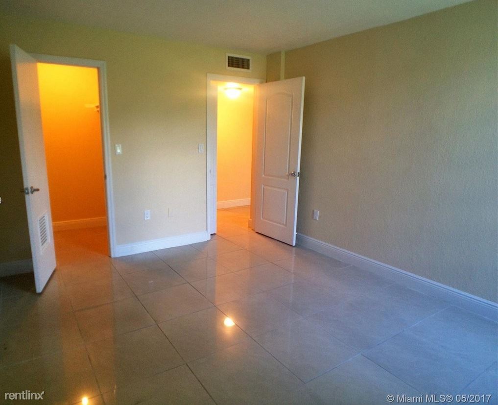 Foto principal - 8860 Fontainebleau Blvd