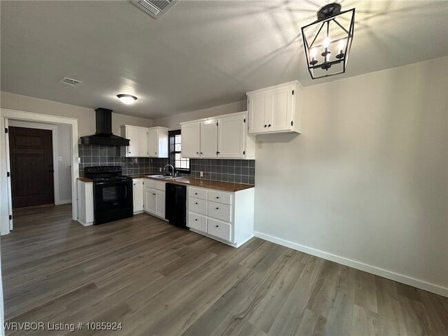 Foto del edificio - 117 S Main St