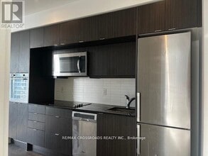 Building Photo - 10 York St