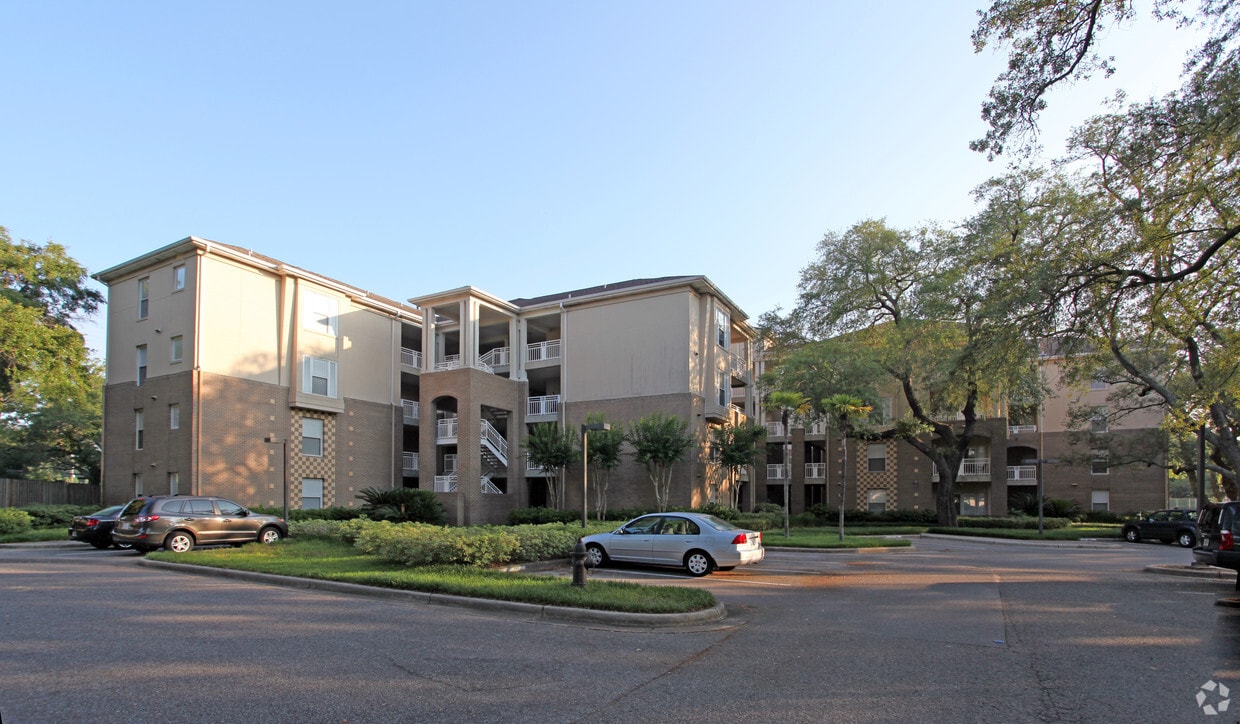 Primary Photo - 5500 Rawson Ln