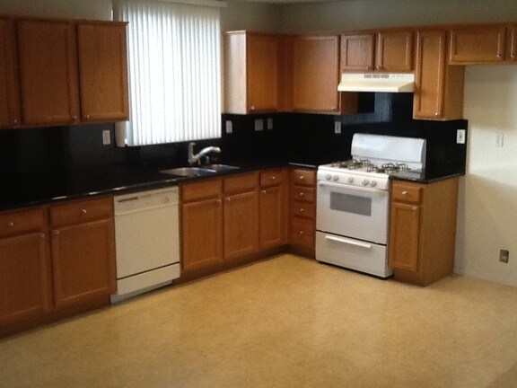Building Photo - House For Rent in Stockton