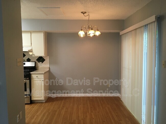 Building Photo - 1312 Southport Dr