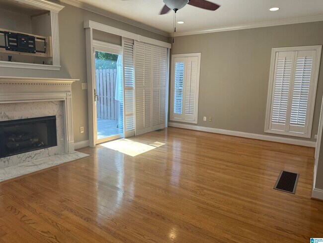 Building Photo - 476 Meadow Croft Dr