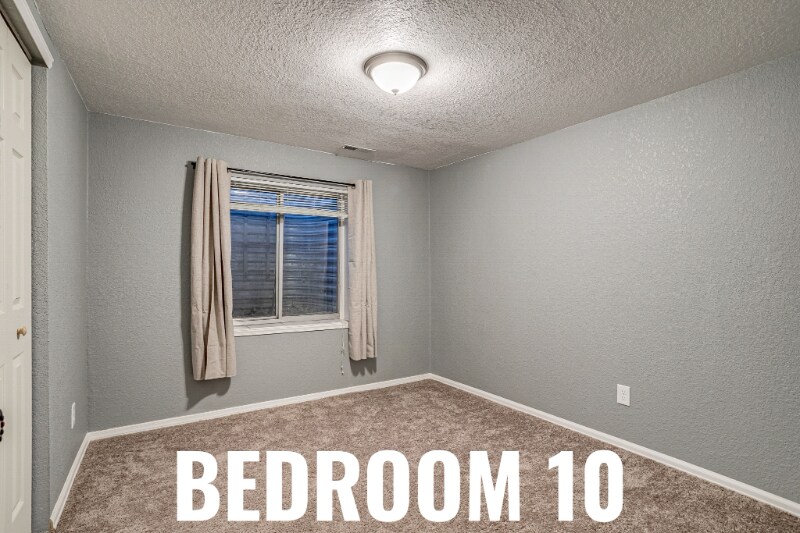 Foto principal - 13031 Dexter St