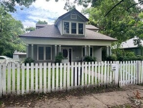 Building Photo - 106 Lawrence Ave