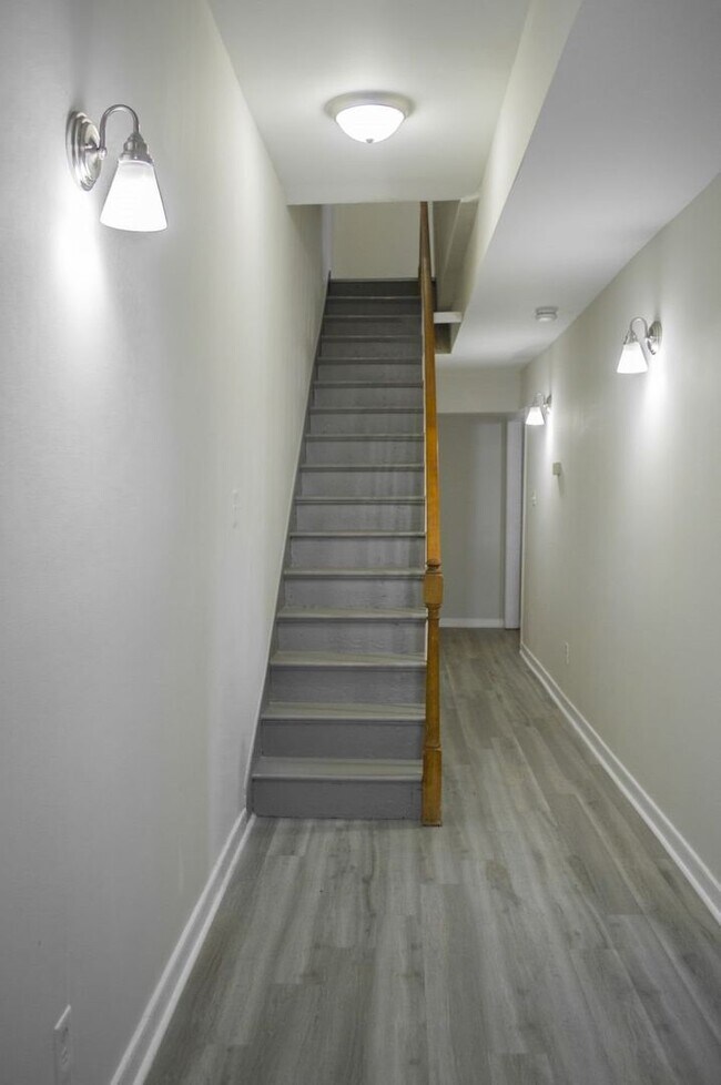 Building Photo - 1208 N 22nd St