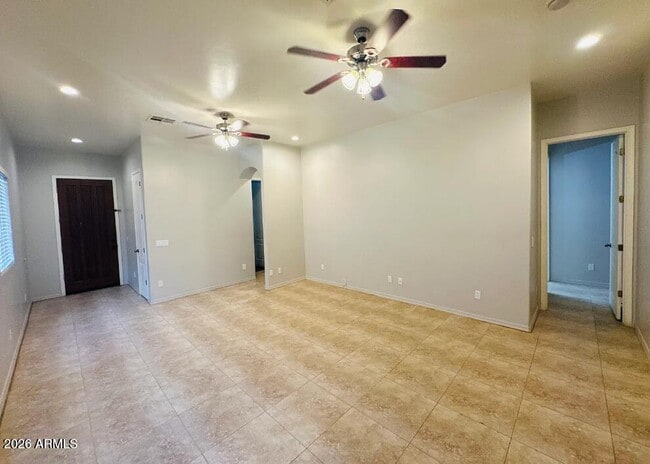 Foto del edificio - 1417 E Lupine Ave