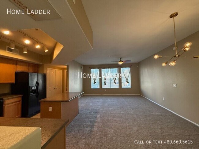 Foto del edificio - 2402 E 5th St