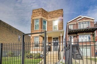 Building Photo - 2720 W Polk St