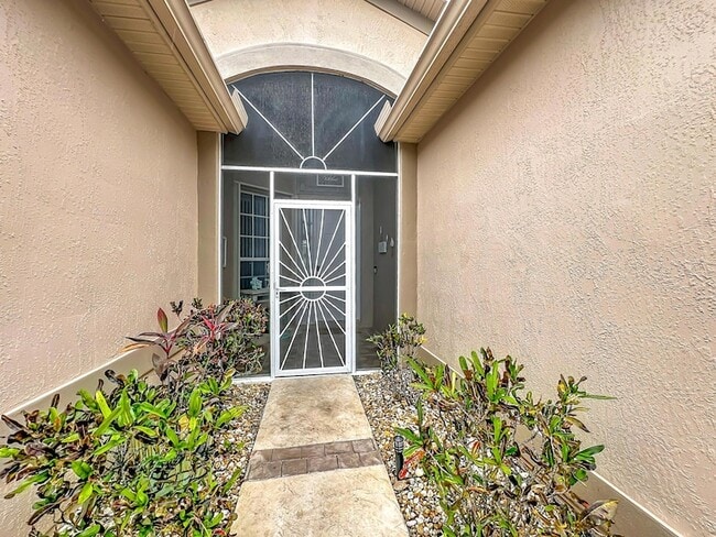 Building Photo - 1343 Shoreline Cir