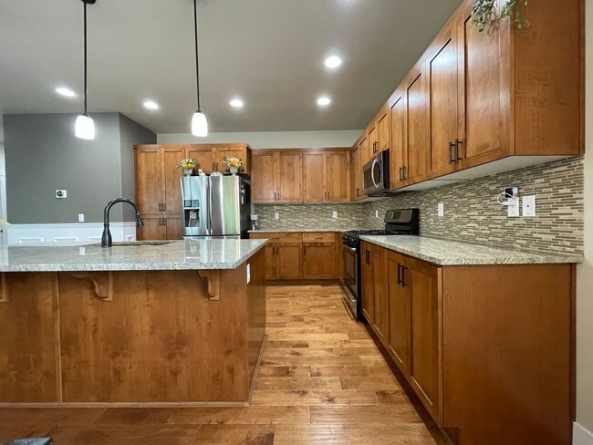 Building Photo - 4Bd/2.5Ba Storybook Home in Beaverton with...