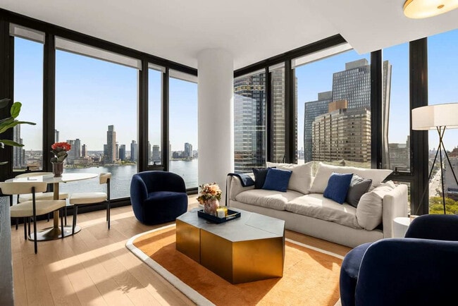 Building Photo - 685 1st Ave