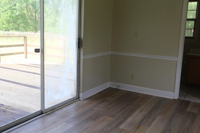 Building Photo - 1429 Nelms Rd