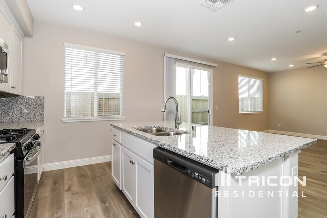 Foto del edificio - 2043 Comstock Ln