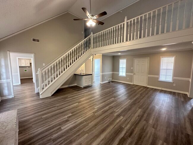 Foto del edificio - 4627 Chelwood Dr