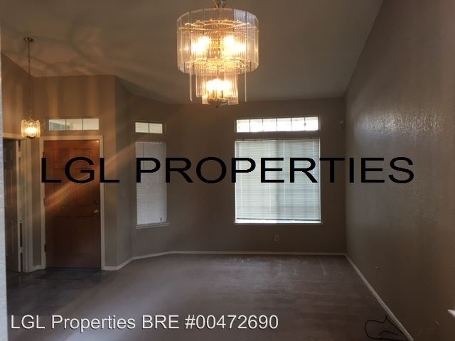 Building Photo - 8663 Bluefield Way