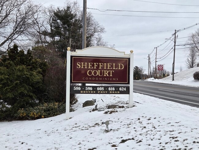 Foto del edificio - 586 Boston Post Rd E