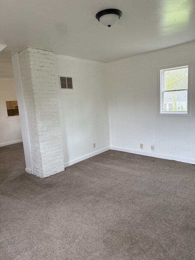 Foto del edificio - 5009 Hoagland Ave