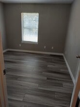 Building Photo - 933 Valentine Ave