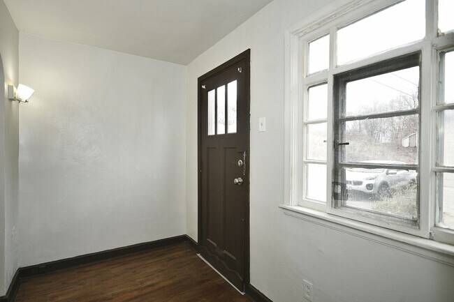 Foto del edificio - 1243 Evans St