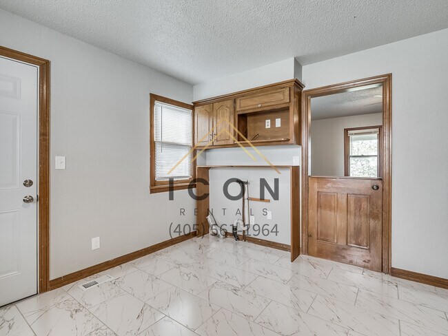 Foto del edificio - 3228 NW 11th St
